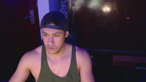 Snapshot of casas_oom chatting on March 10, 5:33 am online show from March 10, 5:33 am