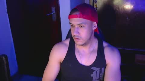 Snapshot of casas_oom chatting on December 5, 7:32 am online show from December 5, 7:32 am