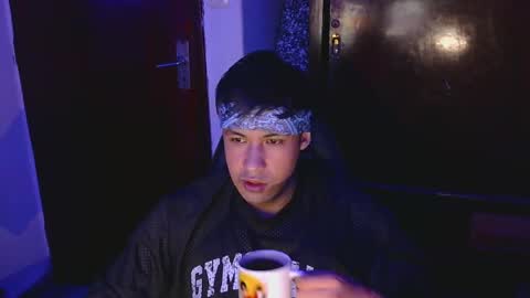 Snapshot of casas_oom chatting on March 8, 4:45 am online show from March 8, 4:45 am