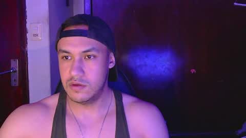 Snapshot of casas_oom chatting on December 4, 4:59 am online show from December 4, 4:59 am