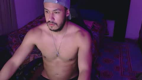 Snapshot of casas_oom chatting on October 10, 4:51 am online show from October 10, 4:51 am