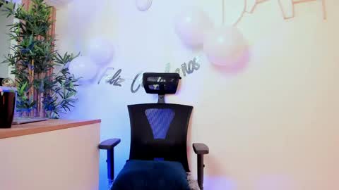    online show from May 26, 2:34 pm