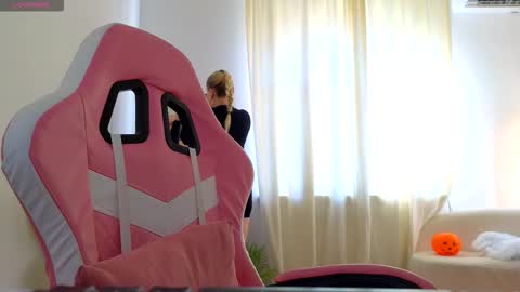 Casey Robbins online show from October 30, 7:09 am