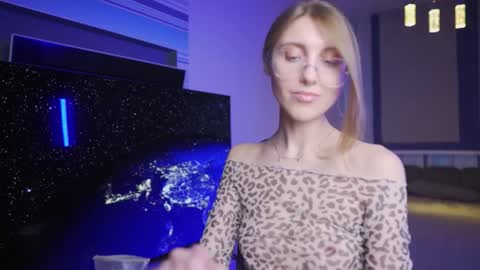 Seductress Cassia  FINDOM AND SADISM  NO NUDE online show from March 14, 5:17 pm