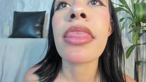 Cassie Jones online show from February 27, 4:49 am