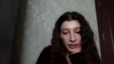 Im Mila online show from May 5, 12:33 pm