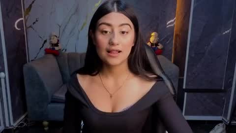 catalella_little_b online show from June 5, 7:52 pm
