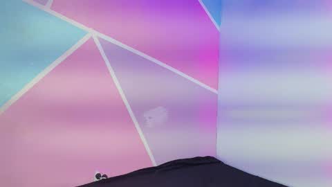 Catalina online show from February 24, 9:18 pm