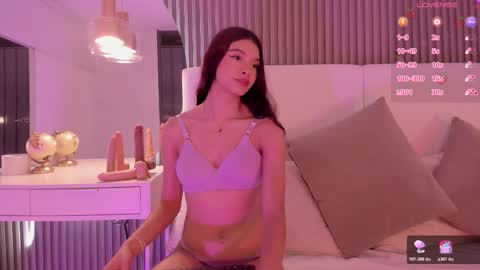 Catalina  online show from February 17, 5:56 pm