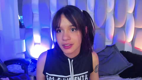 Cat  online show from December 15, 9:20 pm