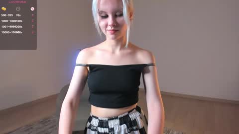 Mia online show from June 7, 11:26 am