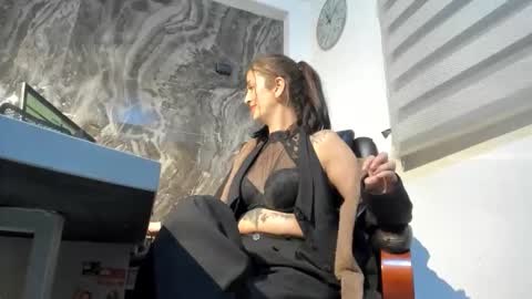 CATT EVANS online show from January 6, 12:14 am