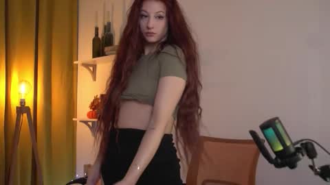 caty_cuddly online show from December 2, 11:36 pm