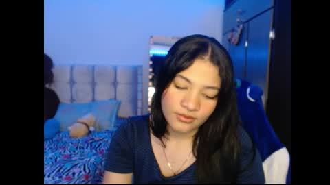 Snapshot of caylinn19 chatting on October 3, 3:48 am Caylinn online show from October 3, 3:48 am