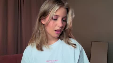 Lina  online show from March 22, 7:29 pm