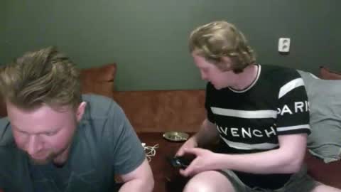 ceezeee online show from March 3, 2:07 am