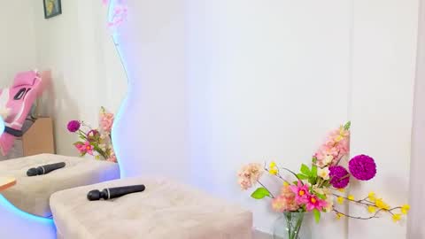 Celesste  online show from February 19, 1:10 pm