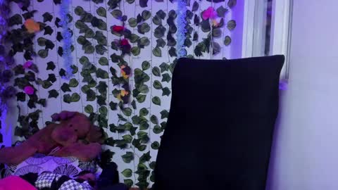 Celestineeeeee online show from January 8, 11:41 pm