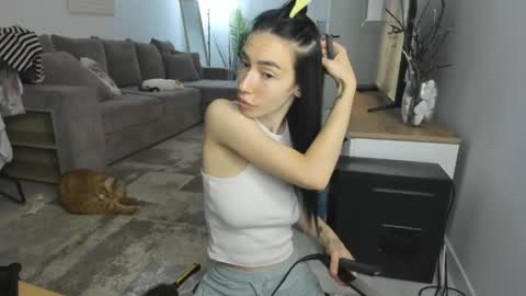 Celine Roxelle online show from May 22, 1:29 pm