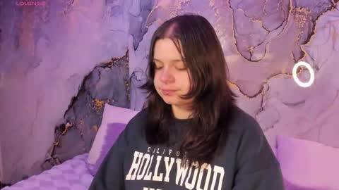 Hello guys my name is Sofi and Lizzie and  Vanessa online show from February 6, 4:27 am