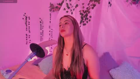 Hello guys my name is Sofi and Lizzie and  Vanessa online show from November 3, 11:06 pm