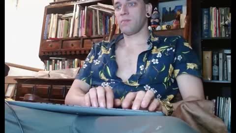 cguffey2284 online show from February 13, 9:28 pm