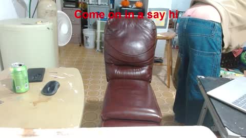 cguffey2284 online show from December 14, 11:44 pm