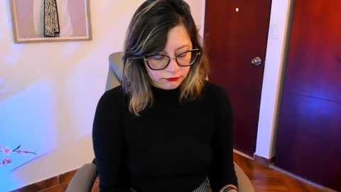 chanell online show from November 12, 9:22 am