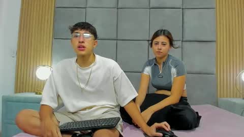 Chanellandmax online show from November 19, 7:34 pm