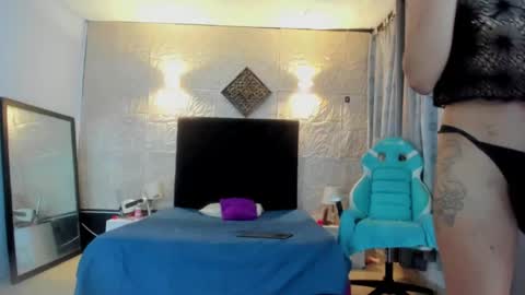 chanellejohnson_ online show from November 17, 9:17 pm