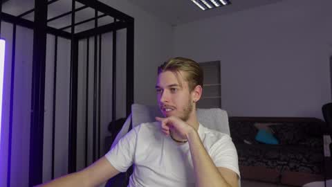 CHARLES SINS online show from February 6, 7:51 pm