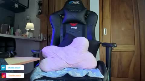 charlie eusse online show from October 6, 9:05 am