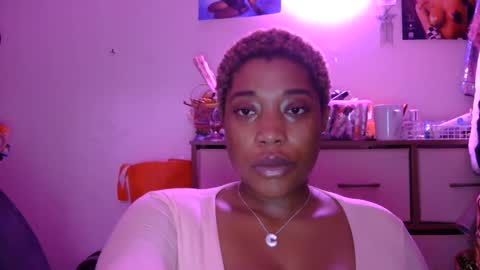 charliecakesssss online show from January 3, 1:57 pm