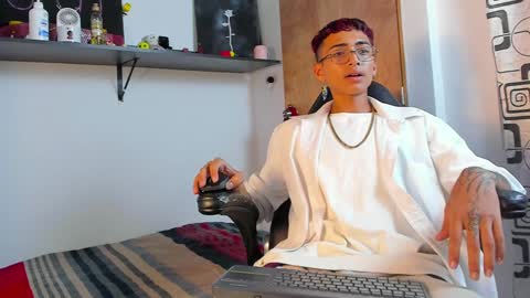 Charles Russo online show from December 14, 1:49 am