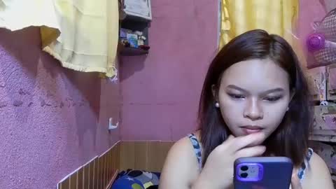 Sweetieeche online show from August 7, 3:49 am