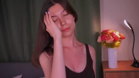 Yumi online show from June 10, 10:52 pm
