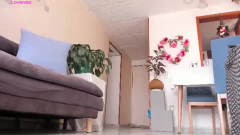 Charlize online show from June 10, 4:39 pm
