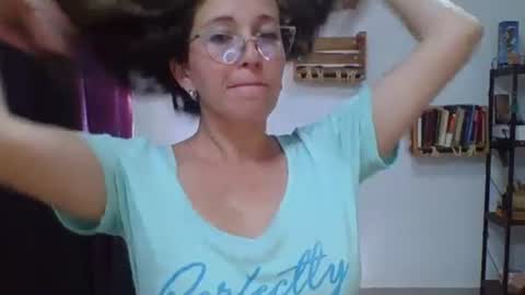 Snapshot of charlot_ponze chatting on October 23, 8:10 pm charlott online show from October 23, 8:10 pm