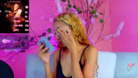 CHARLOTTE online show from November 11, 11:34 am