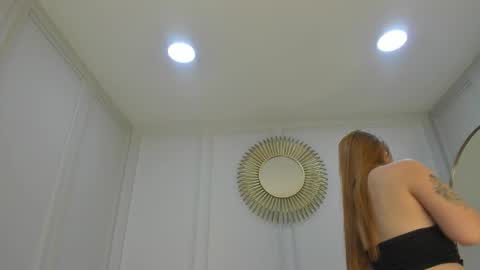 charlottebrownn_ online show from November 5, 3:19 am