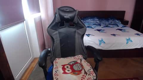 Snapshot of charming_chick chatting on September 20, 7:00 am charming_chick online show from September 20, 7:00 am