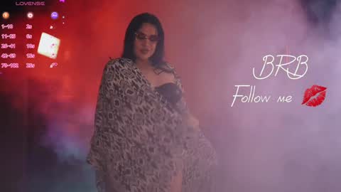 insta  online show from January 6, 3:09 am