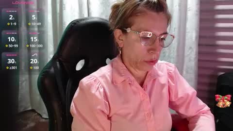 CHAYLA VICTORIA RUIZ  online show from February 3, 12:20 pm