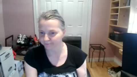 chealsiek online show from February 25, 8:01 pm