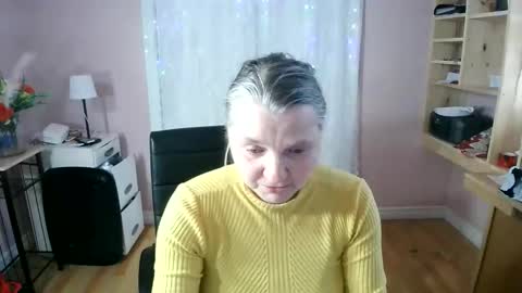 chealsiek online show from April 13, 5:06 pm