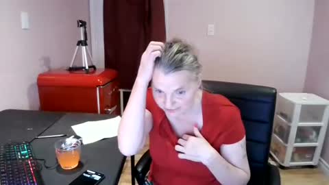 chealsiek online show from November 7, 1:41 am