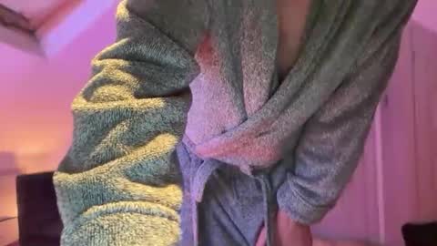 Cheekylondon online show from September 22, 9:30 pm