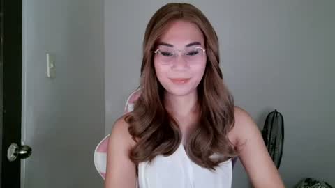chelly4u69 online show from July 4, 1:31 am