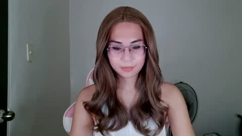 chelly4u69 online show from July 24, 11:13 pm