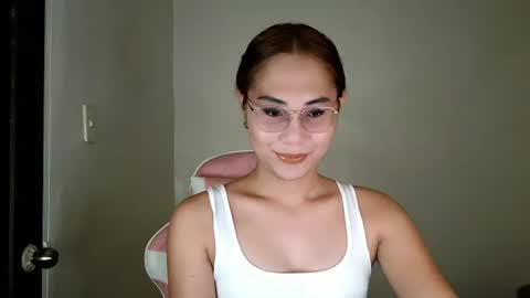 chelly4u69 online show from June 30, 10:25 am